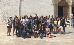 Giving Back While Studying Abroad: Service Learning in Rome, Italy | AIFS Study Abroad | Community Service and Volunteering
