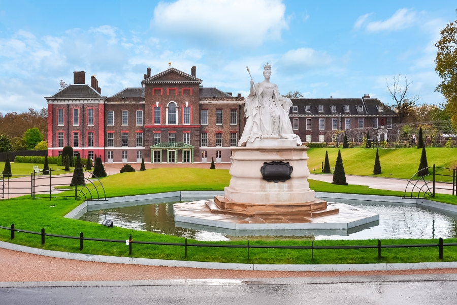 7 Royal Sights in London for Royal Family Fans | AIFS Study Abroad | AIFS in London, England | Kensington Palace