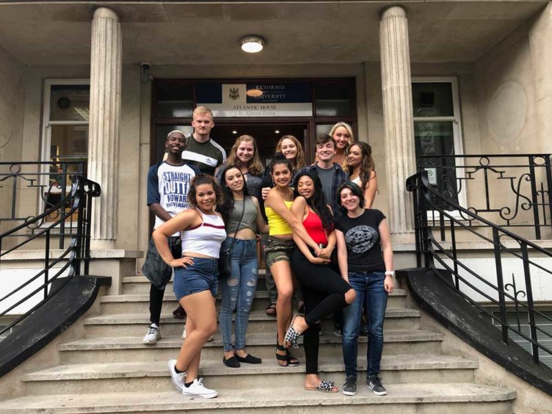 Squad Goals Winner | Miley Hudson of San Diego State University | AIFS Study Abroad Capture the Culture Photo Contest | AIFS in London England
