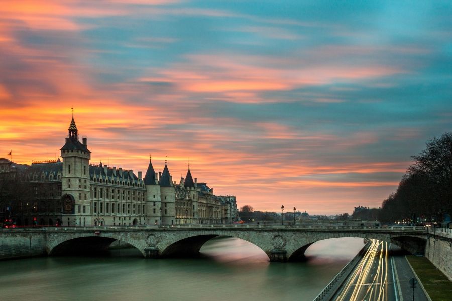 Seine River, Paris, France | AIFS Study Abroad