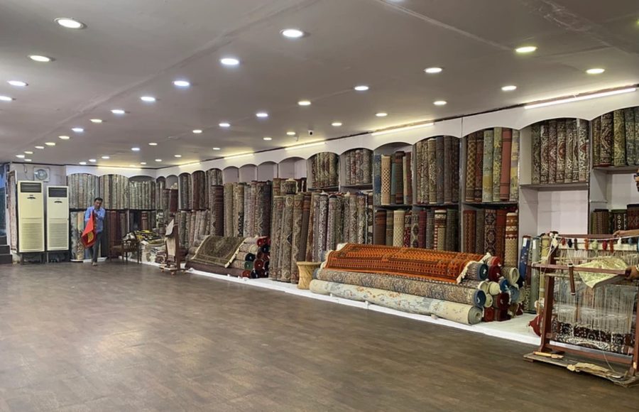 Local shop in Delhi, India | AIFS Study Abroad