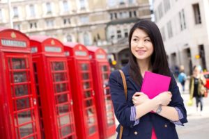 College student going to class in London | AIFS Study Abroad