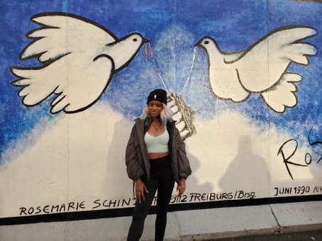 AIFS student Jasmine at the East Side Gallery Berlin. | AIFS Study Abroad