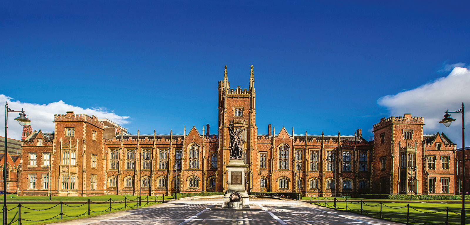 Spend Your Summer Studying Abroad in Belfast, Northern Ireland