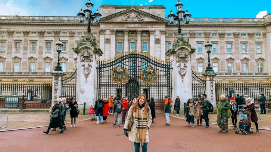 AIFS Study Abroad student in London, England at Buckingham Palace