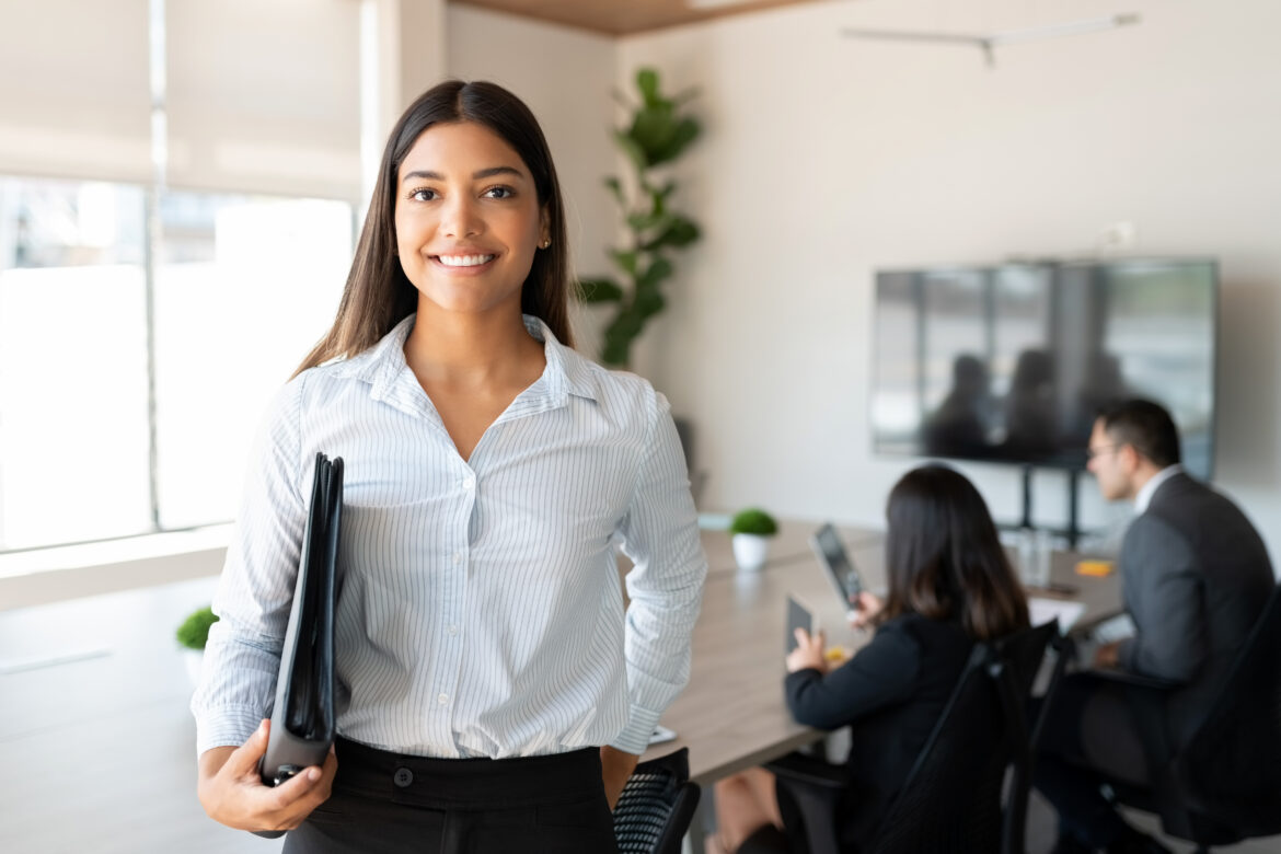 Intern in office building