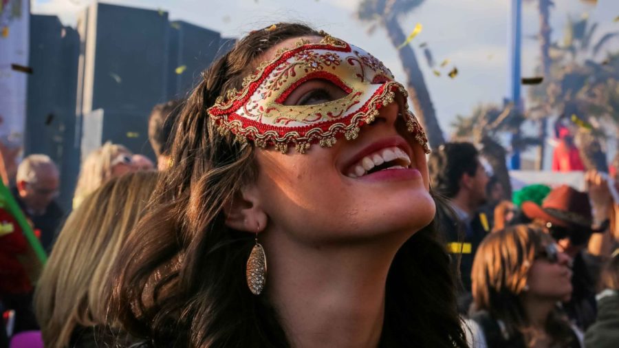 AIFS no exterior em Florence Student comemorando Carnevale em Viareggio, Itália