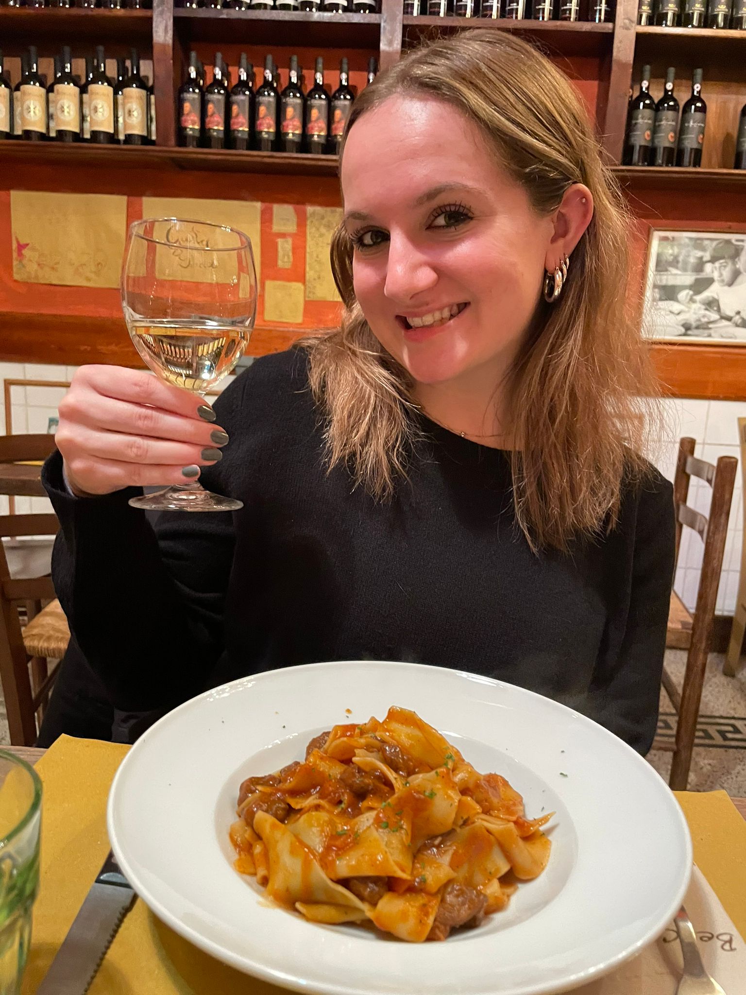 aifs abroad student enjoying pasta in florence, italy