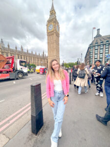 AIFS Abroad student Savannah in Paris, France studying abroad