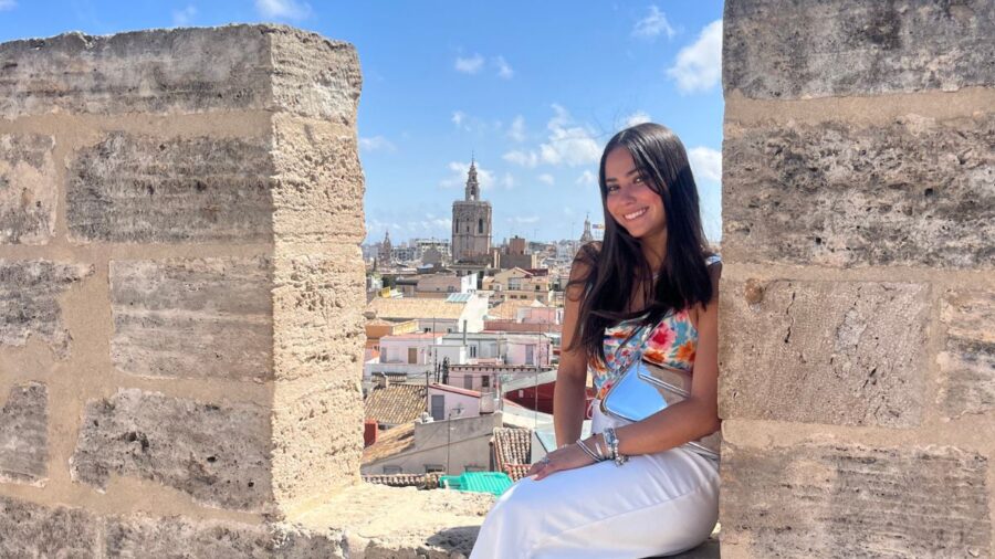 AIFS Abroad student Gabriela studying abroad in Valencia, Spain