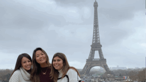 AIFS Abroad students in Paris, France