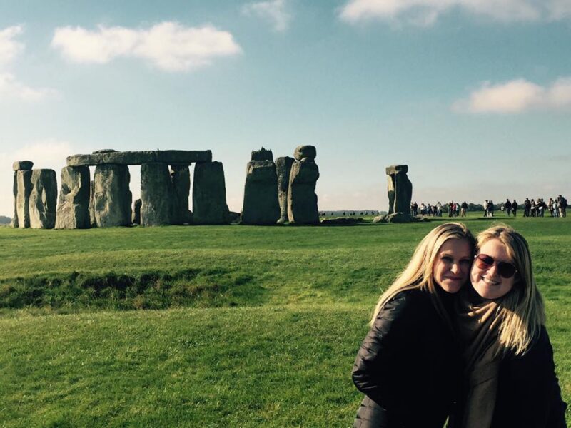 AIFS Abroad London students visiting Stonehenge