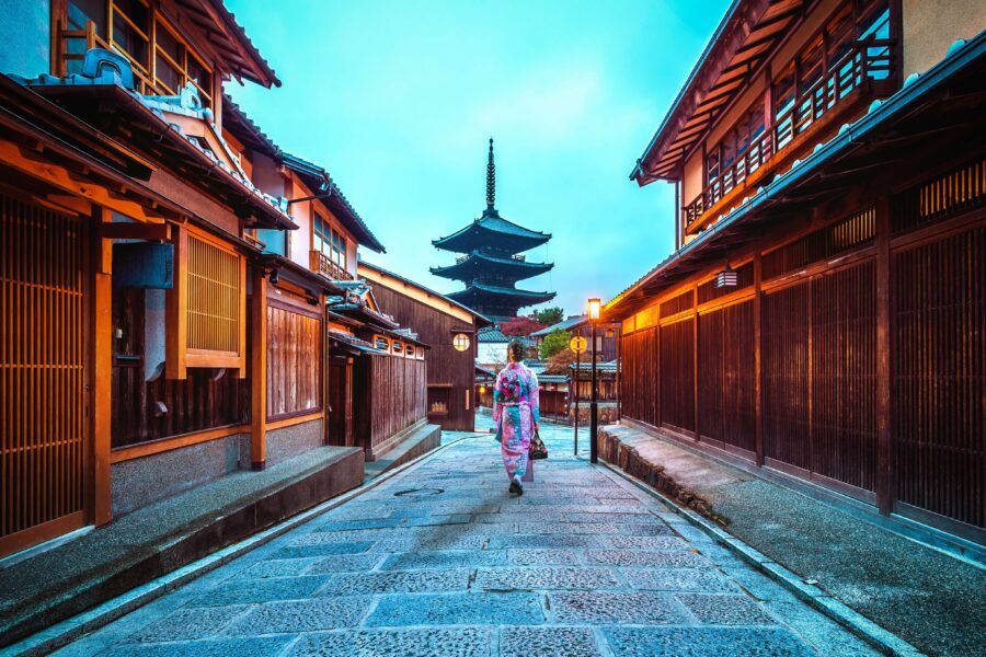Woman wearing Japanese traditional kimono at Yasaka Pagoda and Sannen Zaka Street in Kyoto, Japan.