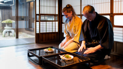 Couple in kimono bowing ojigi